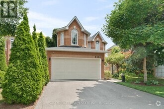 Building Photo - 2364 E Gate Crescent