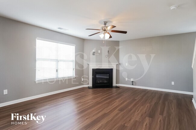Foto del edificio - 1400 Glenwater Dr