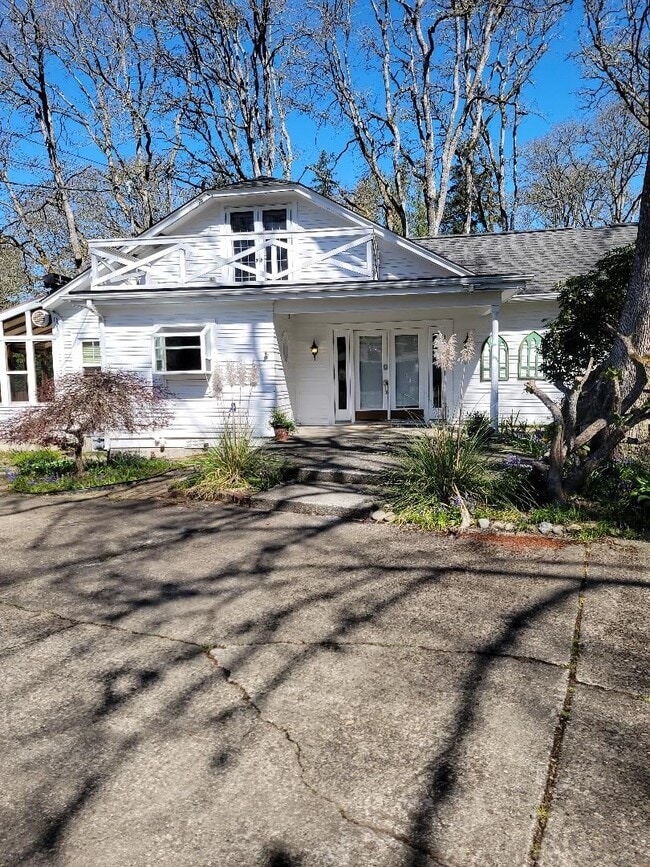 Building Photo - 9840 Dekoven Dr SW