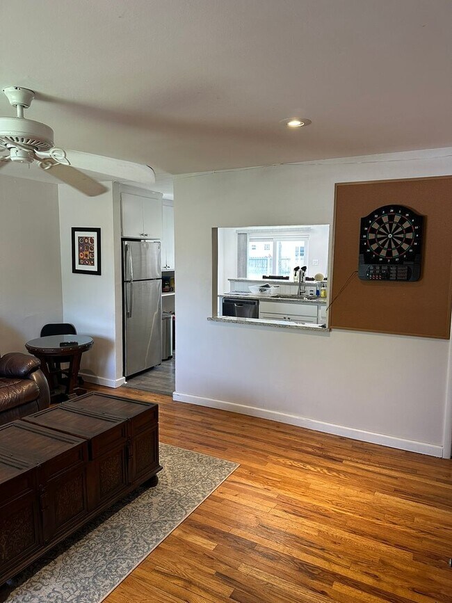 Building Photo - Newly Updated 4-Bedroom House just East of...