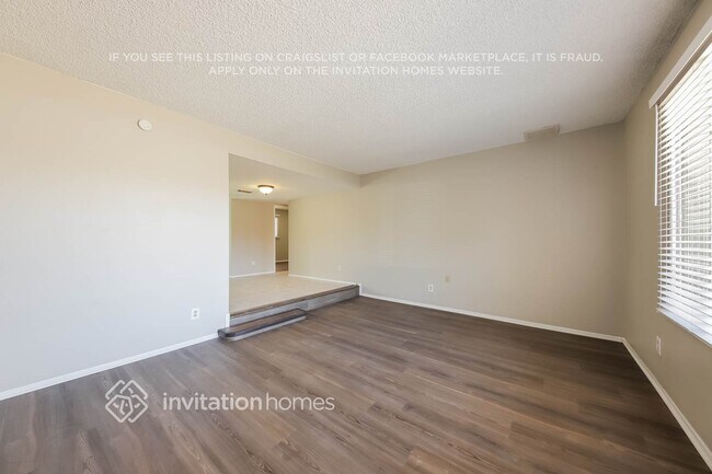 Foto del edificio - 5043 W Frier Dr
