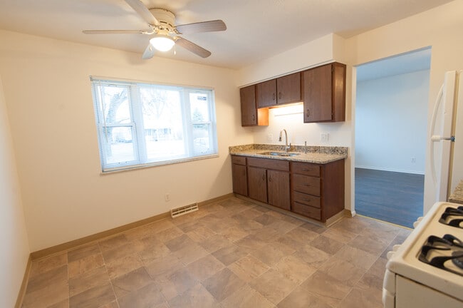 Kitchen - 1607 Elmore Ave