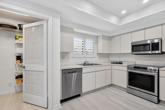 Foto del edificio - 15314 Strathearn Dr