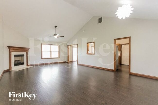Foto del edificio - 169 Meadows Ct