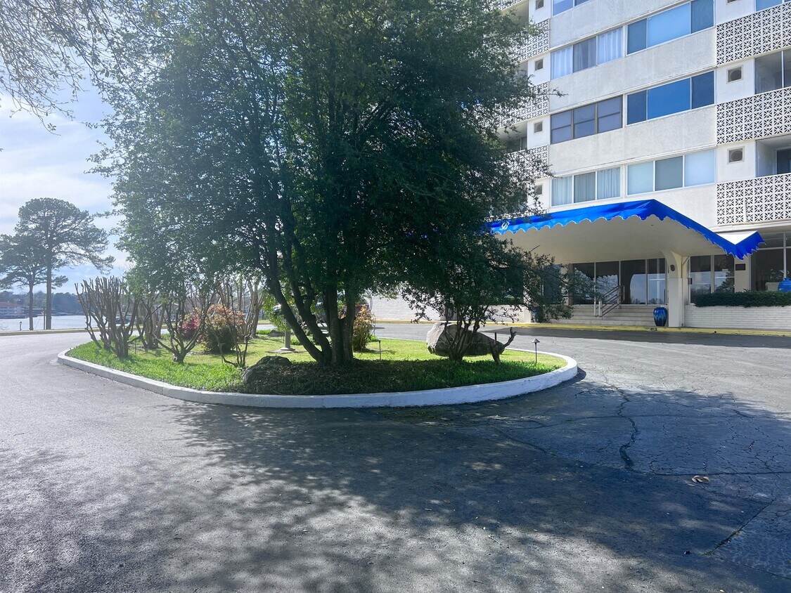 Primary Photo - 740 Weston Rd
