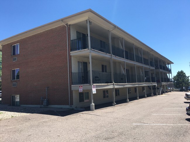 Building Photo - 1010 Delaware Dr