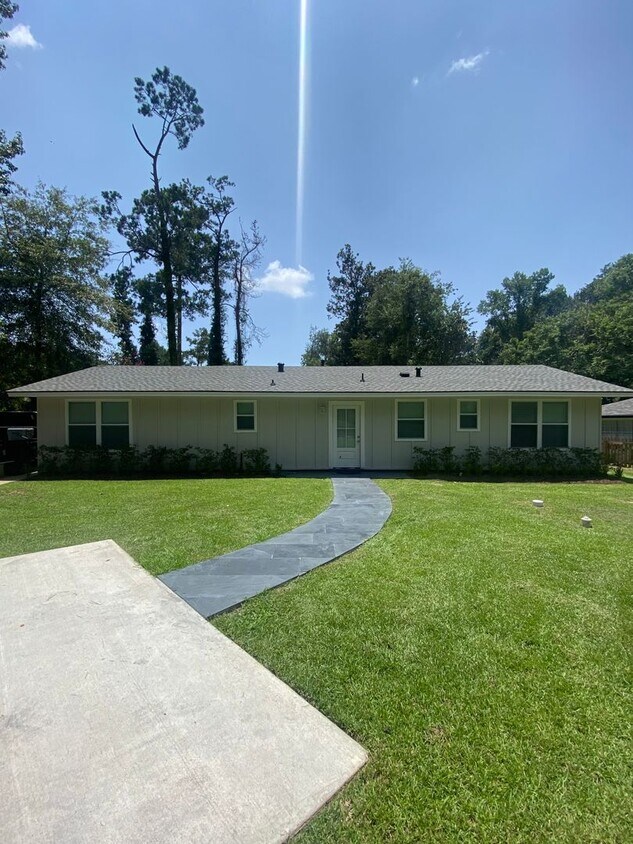 Primary Photo - Newly renovated 3/2 home located in Covington