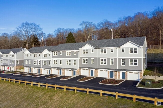 Building Photo - Meadowbrook Commons