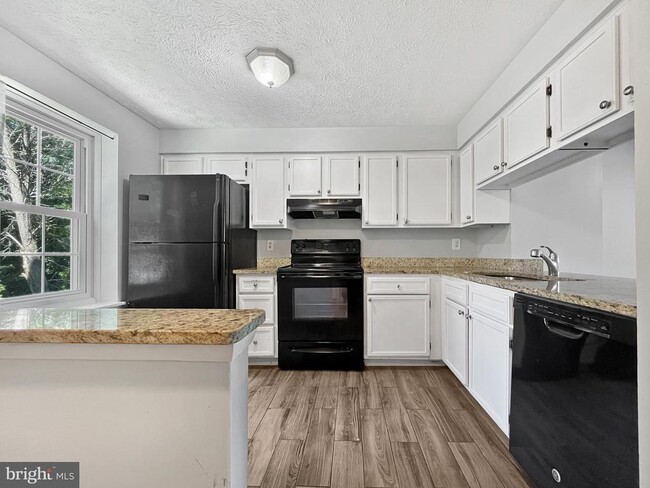 Building Photo - 8426 Red Eagle Ct