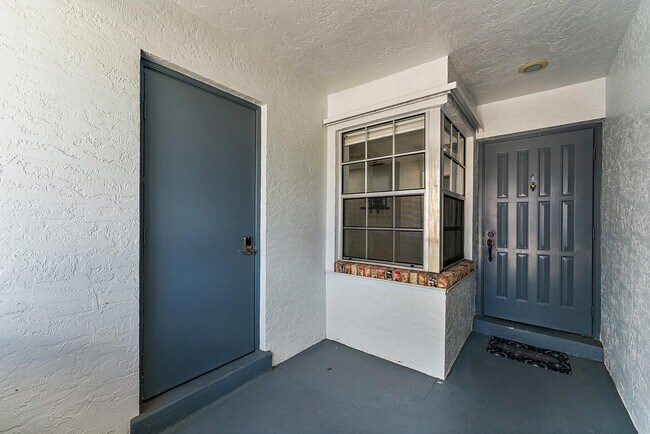 Foto del edificio - 128 Moccasin Trail S