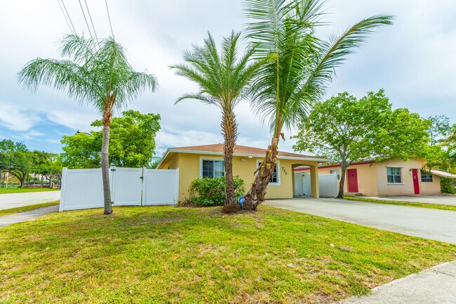 Foto del edificio - 289 SW 3rd Ct