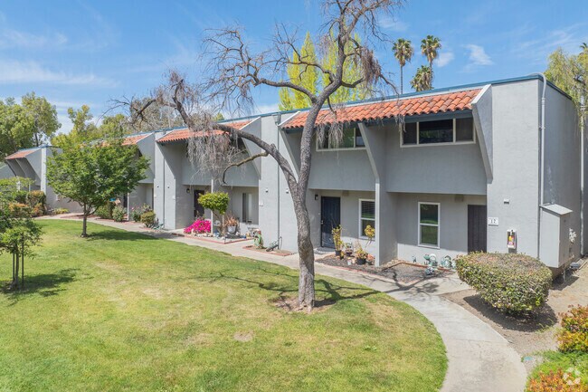 Exterior alternativo - 1001 Murrieta Blvd