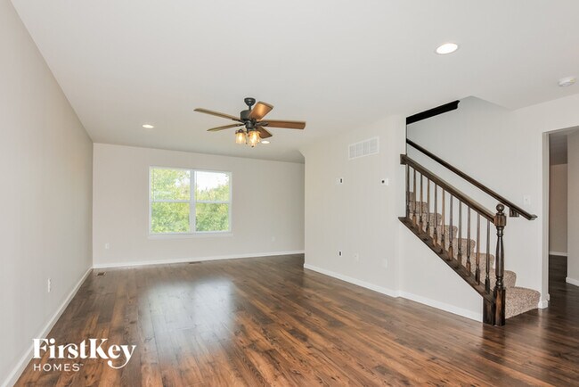 Foto del edificio - 1684 Woods Mill Dr