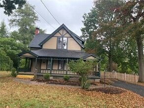 Building Photo - 960 Salt Springs Rd