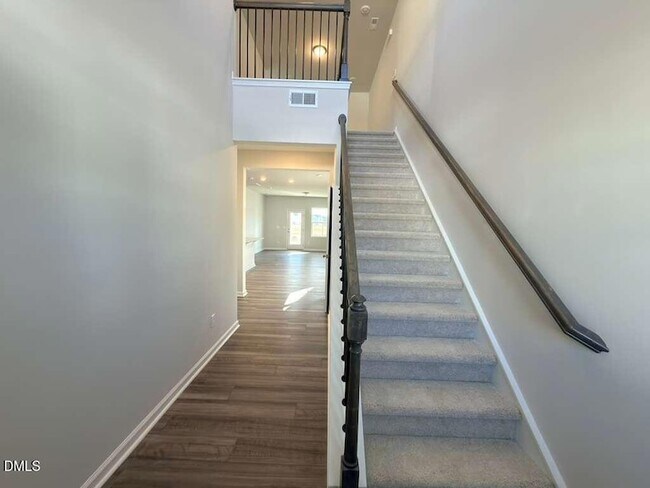 Building Photo - 2007 English Saddle Ln