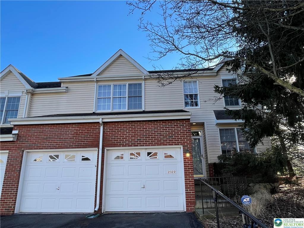 Foto principal - 2322 Fox Meadow Dr