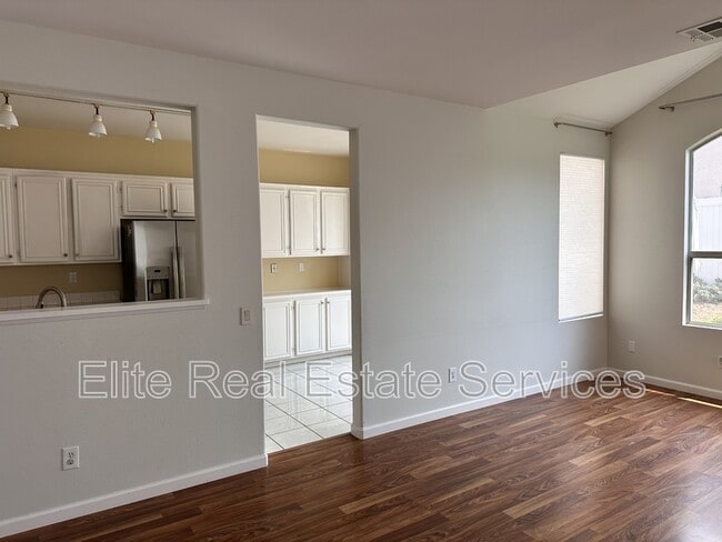 Building Photo - 412 Sanibelle Cir
