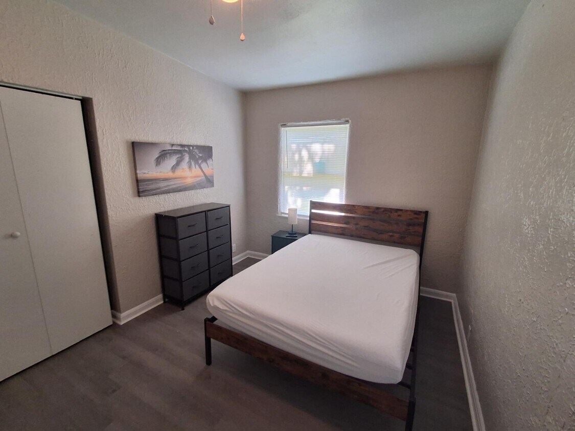 Foto principal - 1627 Wofford Ave