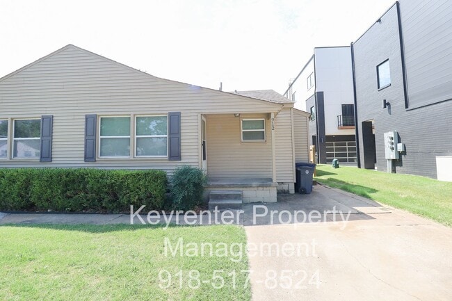 Building Photo - Beautiful 2 Bed 1 Bath in Quiet Area - NO PETS ALLOWED