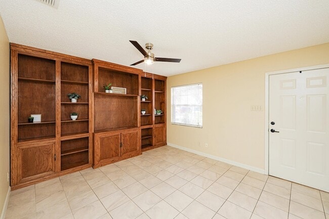 Foto del edificio - 2408 Milford Ct