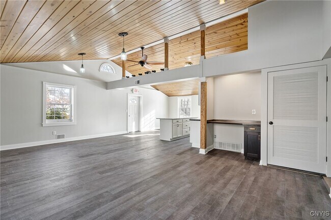 Building Photo - 201 Highbridge St