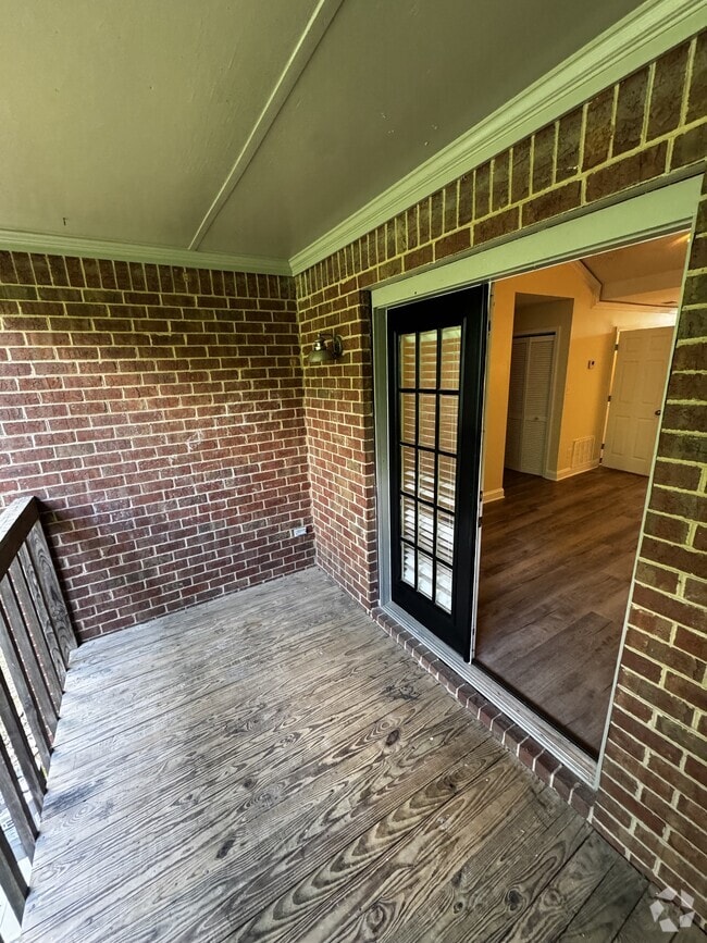 Building Photo - 1055 Baxter St