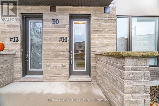 Photo du bâtiment - 30 Woodstream Dr