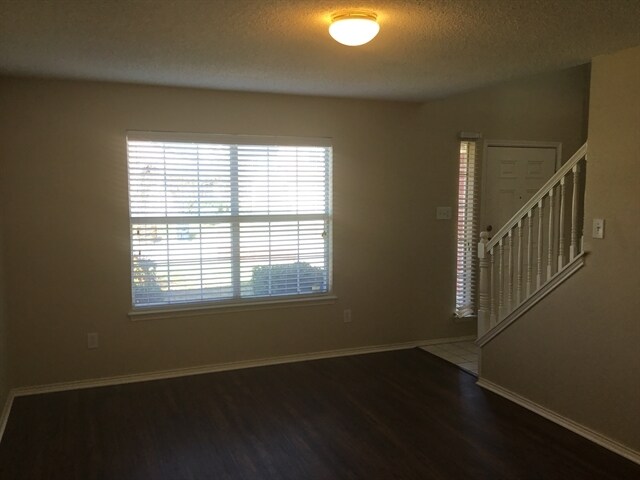 Building Photo - 1729 Spicewood Trail