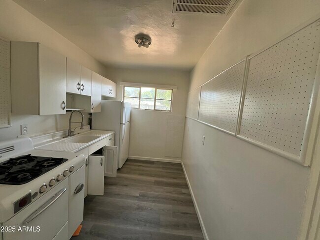 Foto del edificio - 1137 S Judd St