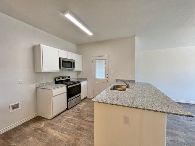 Foto del edificio - 1708 Clovis Dr