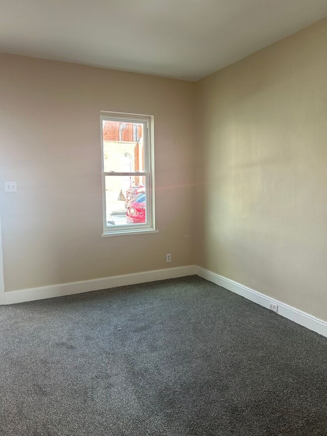 Building Photo - Section 8 considered.  3-bedroom row home in Midtown Harrisburg