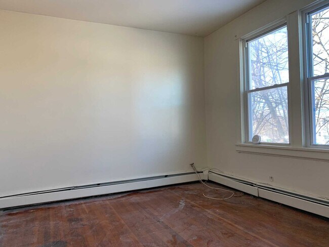 Building Photo - 207 Winnikee Ave
