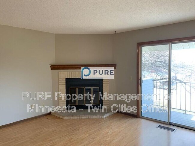 Foto del edificio - 1696 Pleasant St