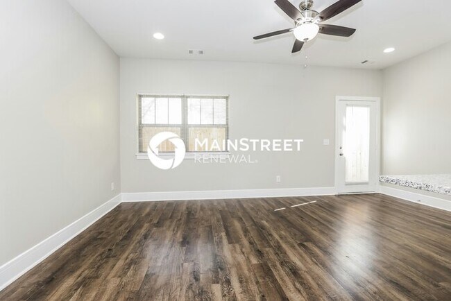 Building Photo - 3 Bedroom Pet-Friendly Home in Lebanon, TN with Main Street Renewal