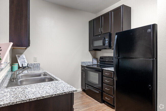 24 Longview Apartments - Apartments in Austin, TX | Apartments.com