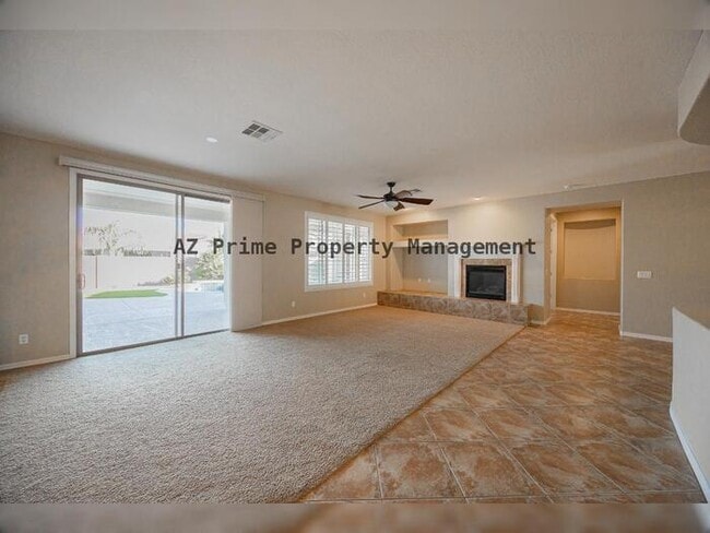 Foto del edificio - 2514 E Grand Canyon Dr