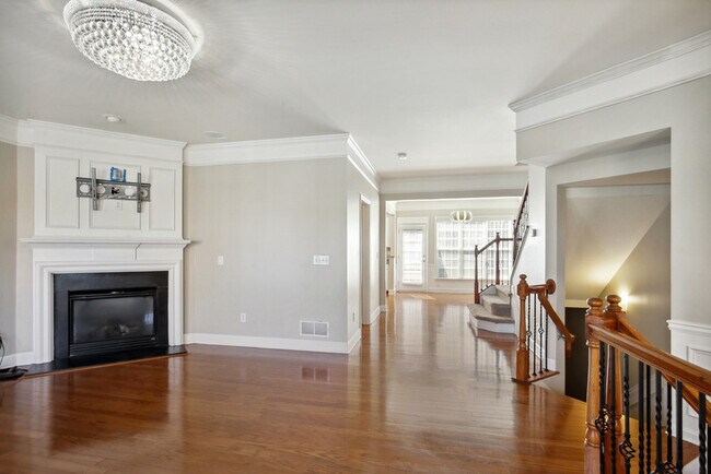 Foto del edificio - 5037 Colchester Ct