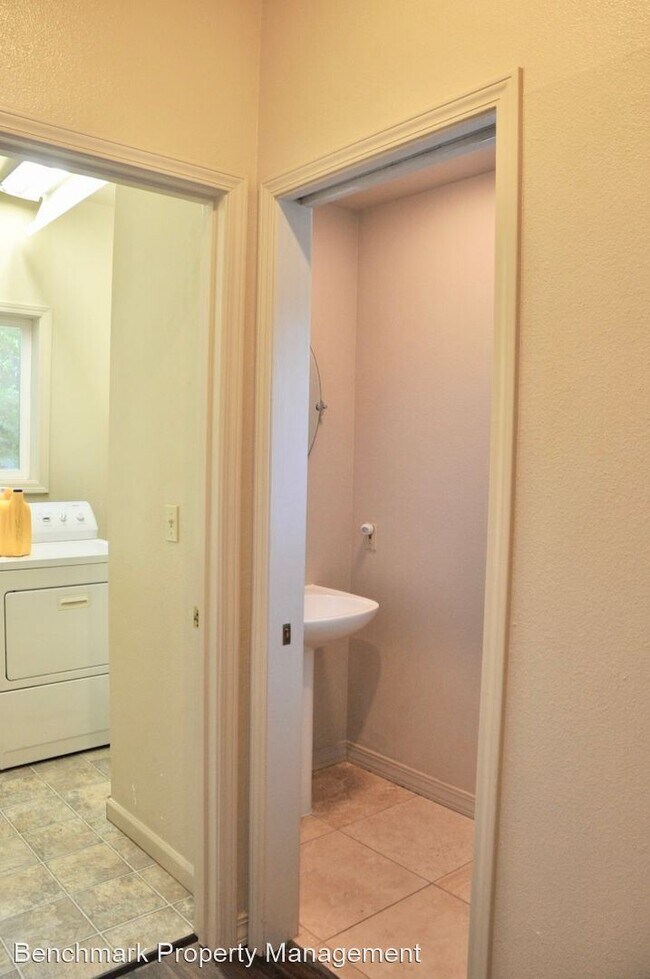 Foto del edificio - 4 br, 2.5 bath House - 5410 S. Shoreline D...