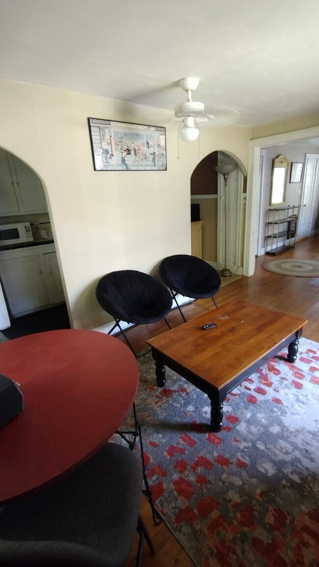 Foto del edificio - 718 NW 32nd St