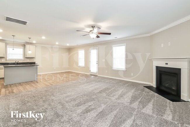 Building Photo - 824 Sage Hl Dr