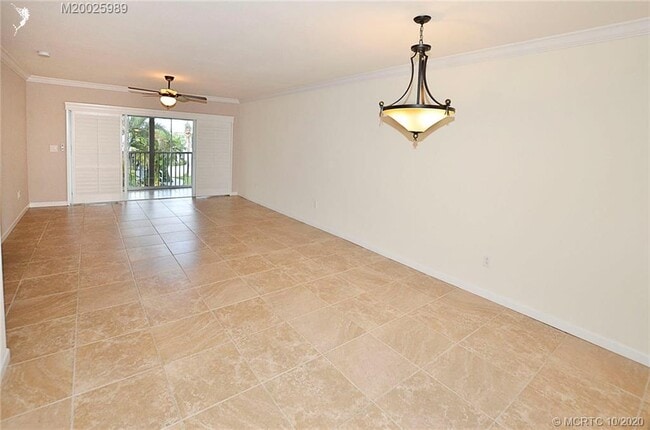 Building Photo - 1852 SW Palm City Rd