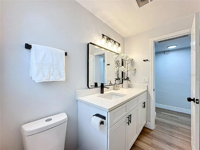 Building Photo - 2029 Golf Vista Ct