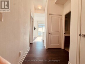 Building Photo - 8 Rouge Valley Dr W