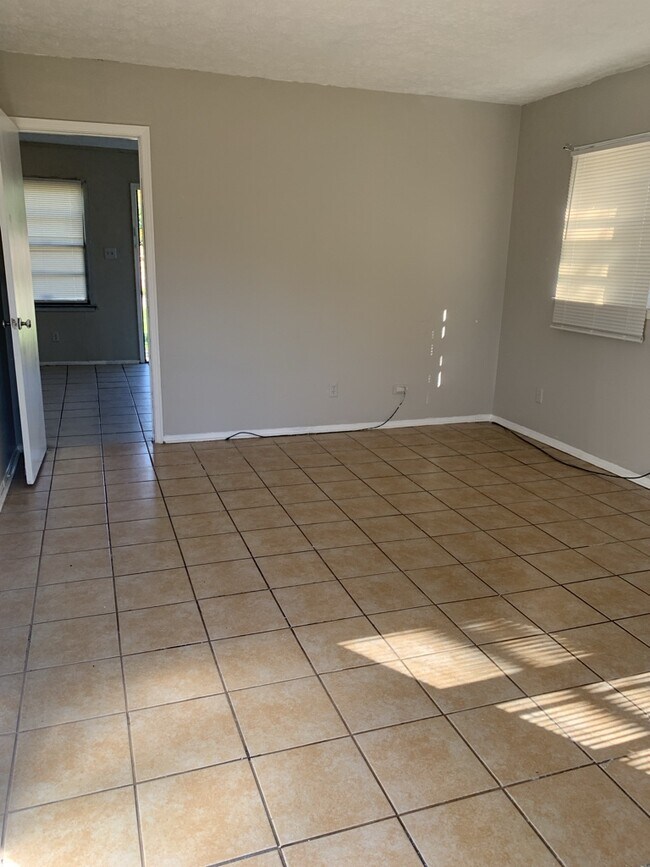 Building Photo - 361 Bitford Way