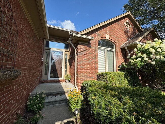 Foto del edificio - Beautiful 4 bedroom, 3 bath home in Macomb!