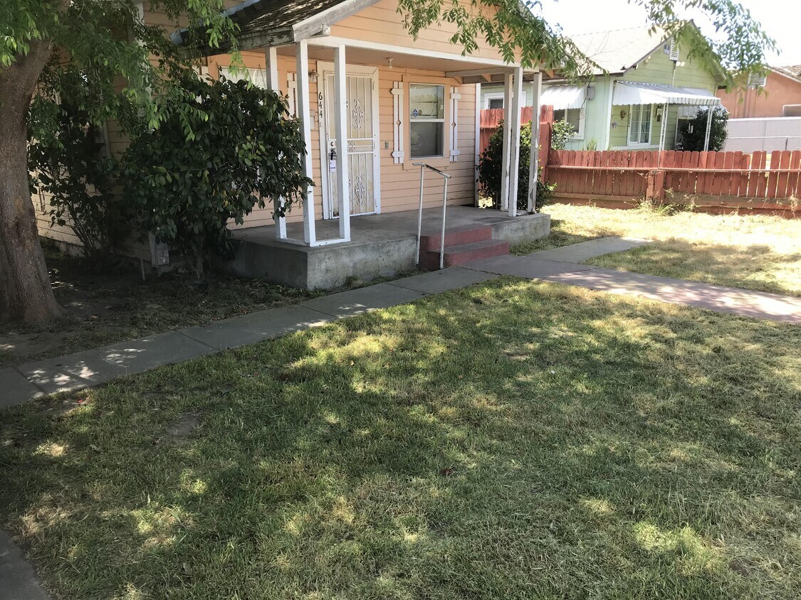 644 Stanislaus St, Parlier, CA 93648 House Rental in Parlier, CA