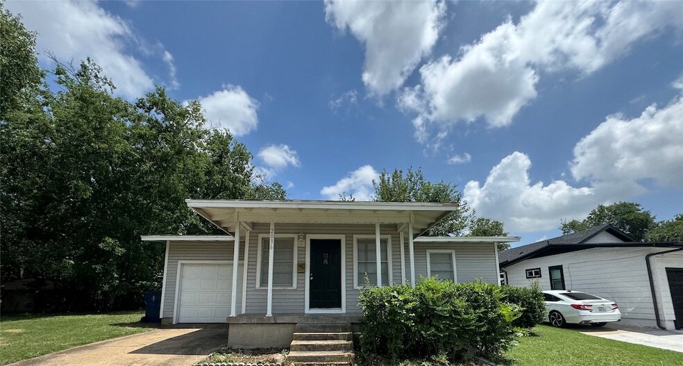 Foto principal - 2036 Delano Dr