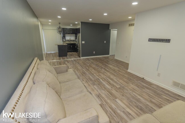 Building Photo - 32983 Cedar Ridge Ct