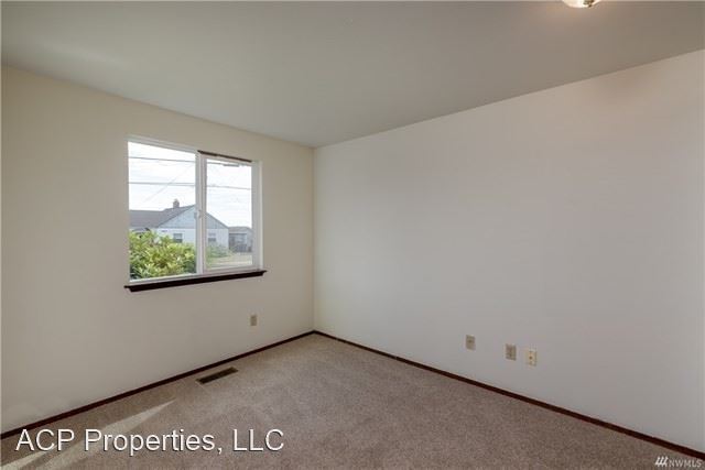 Building Photo - 3 br, 1.5 bath House - 2514 Eldridge Ave.