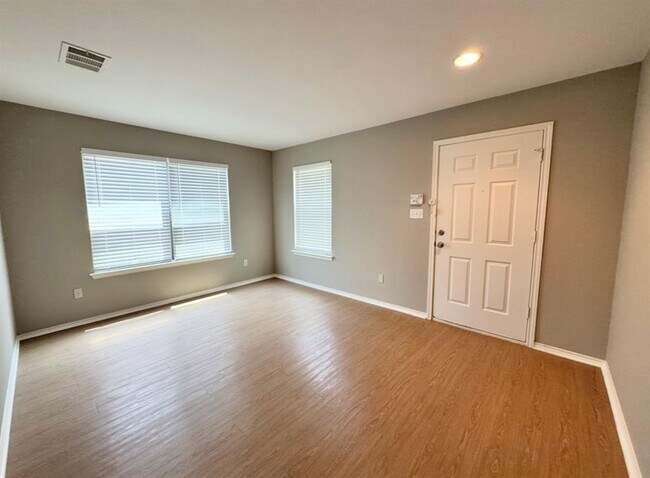 Foto del edificio - 109 Kendall Cove